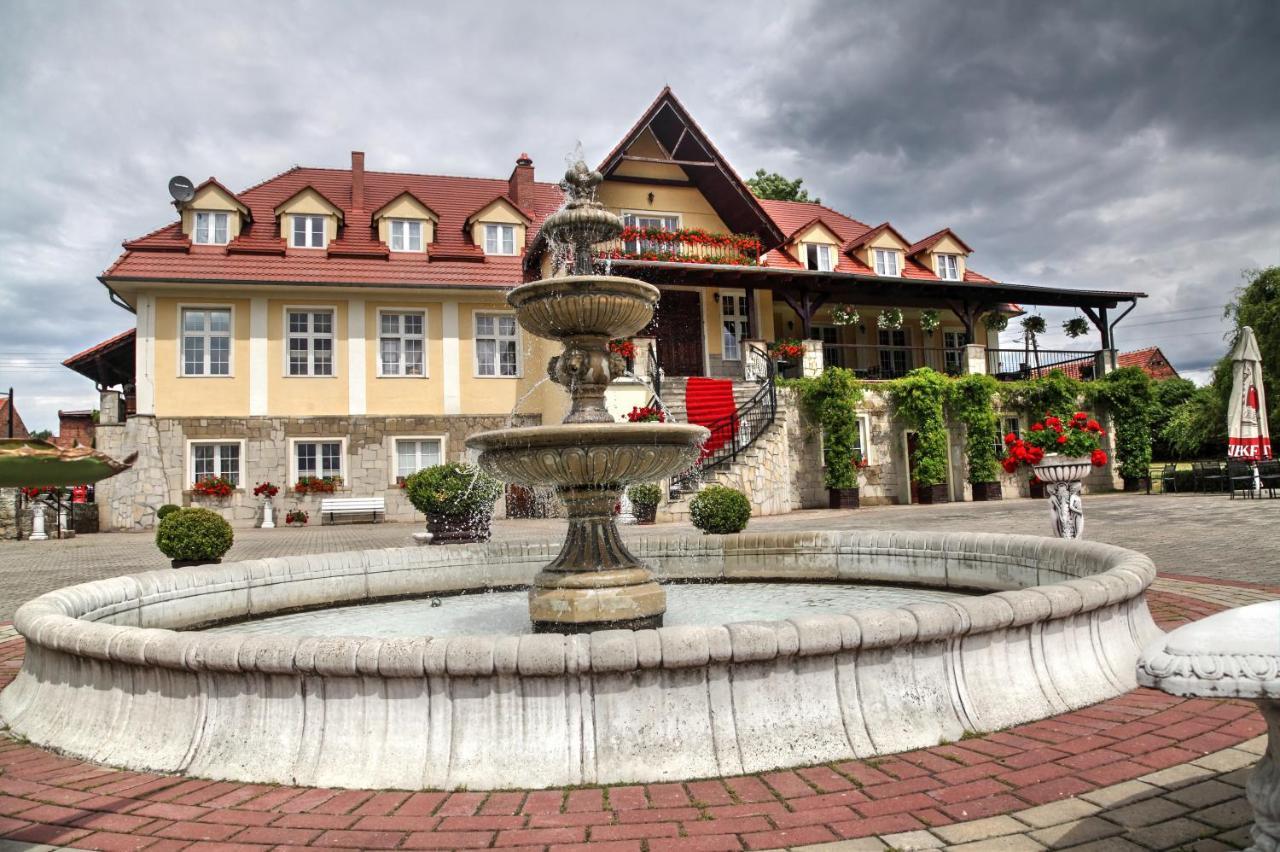 Zespol Palacowo-Parkowy Badzow Polkowice Exteriér fotografie