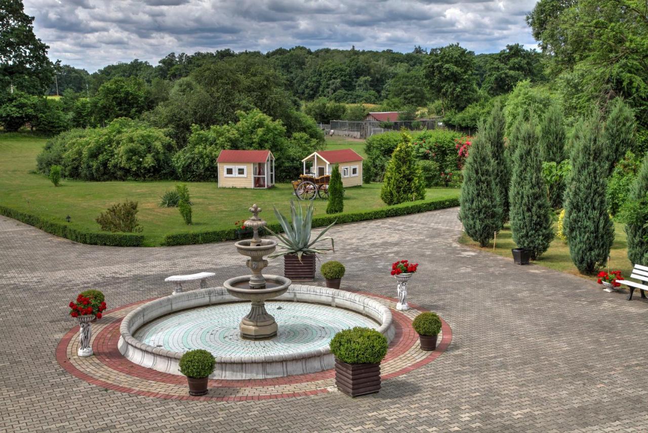 Zespol Palacowo-Parkowy Badzow Polkowice Exteriér fotografie