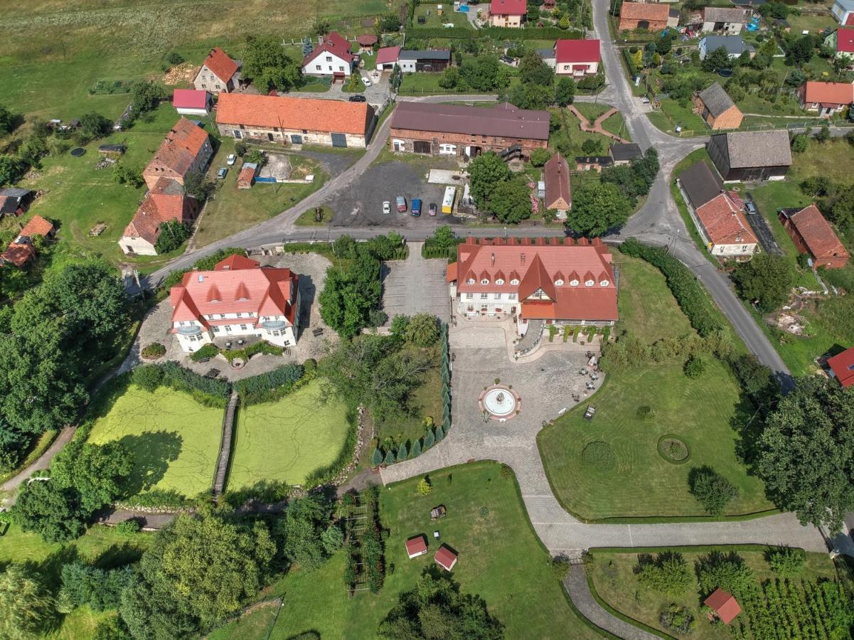 Zespol Palacowo-Parkowy Badzow Polkowice Exteriér fotografie