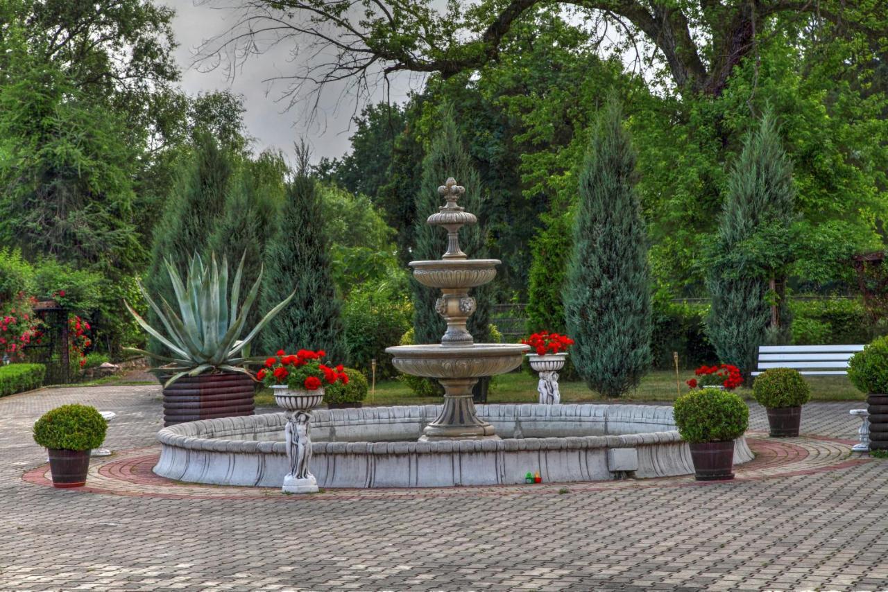 Zespol Palacowo-Parkowy Badzow Polkowice Exteriér fotografie
